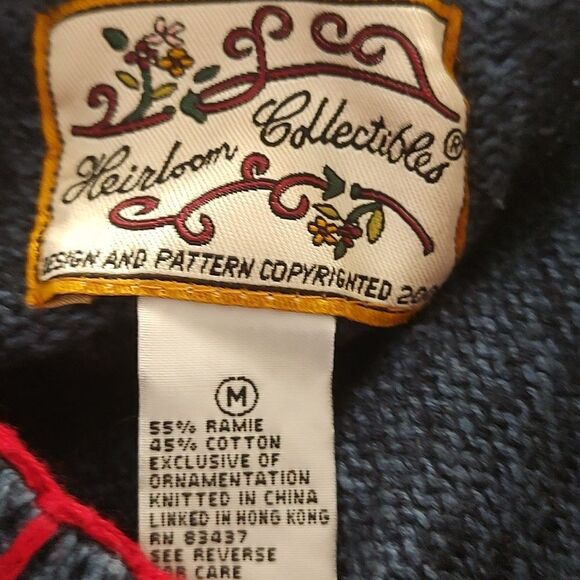 Heirloom Collections valentine holiday heart roses love cardigan  Sz M NWOT - Picture 5 of 5